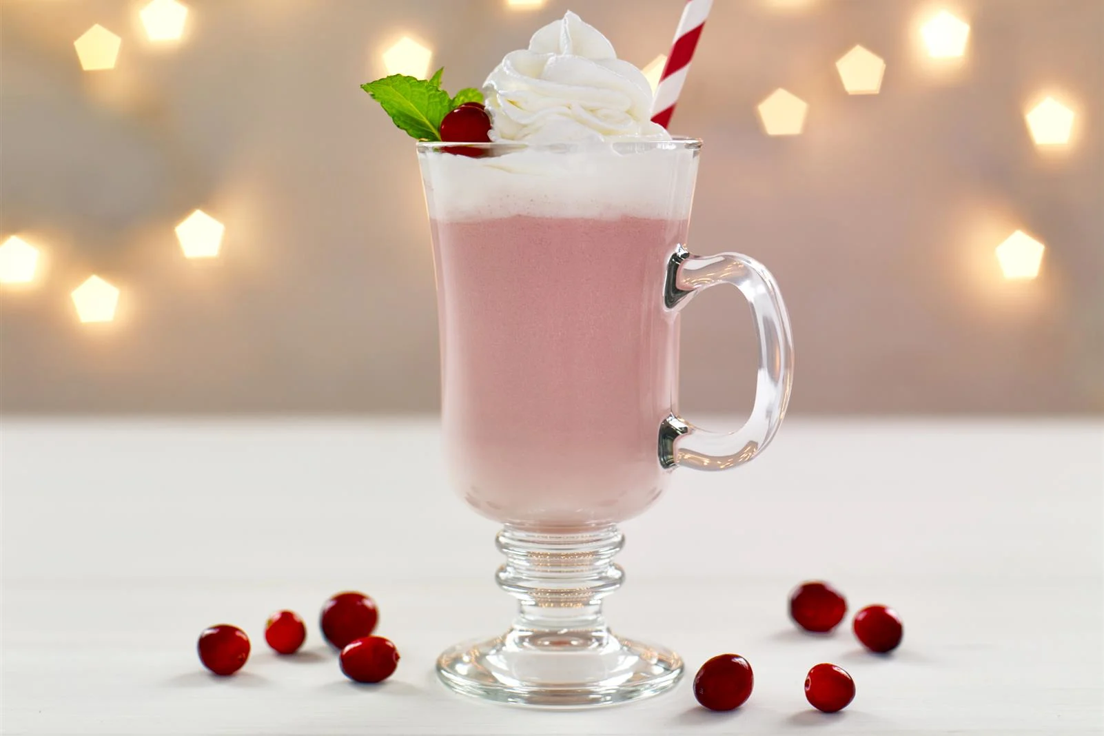 Chocolat blanc chaud à  la cranberry